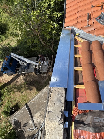 Réfection de couverture à Rillieux-la-Pape – L’expertise de MIKE VANHORICK